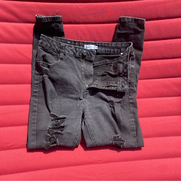 Rue 21 distressed black skinny jeans size:10 - Picture 2 of 5